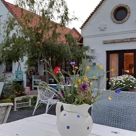 Piac Vendeghaz Hotell Kaptalantoti Eksteriør bilde