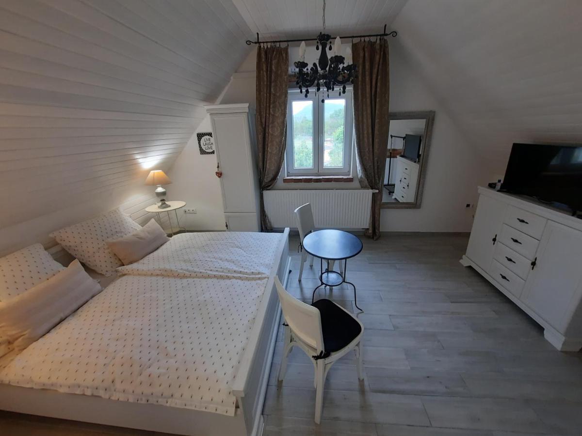 Piac Vendeghaz Hotell Kaptalantoti Eksteriør bilde