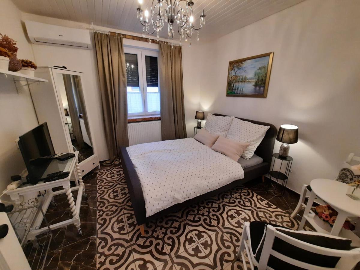 Piac Vendeghaz Hotell Kaptalantoti Eksteriør bilde