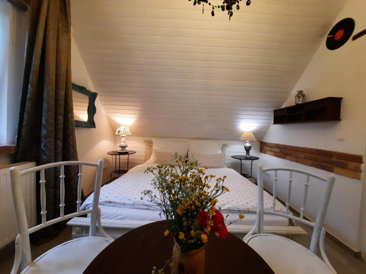Piac Vendeghaz Hotell Kaptalantoti Eksteriør bilde